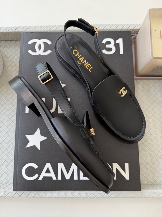 CHANEL Other - Chanel Metiers D’art 26 Strass CC Logo Black Leather Slingback Loafers Flats